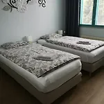 Marivas, 2 Bedroom Apt, Free Parking & Wifi Lejlighed *
