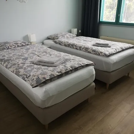 Marivas, 2 Bedroom Apt, Free Parking & Wifi * 포리