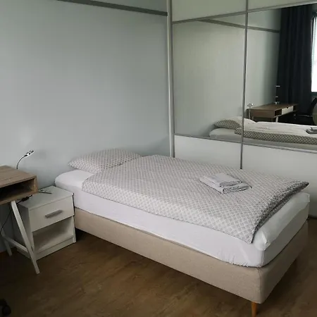 Marivas, 2 Bedroom Apt, Free Parking & Wifi